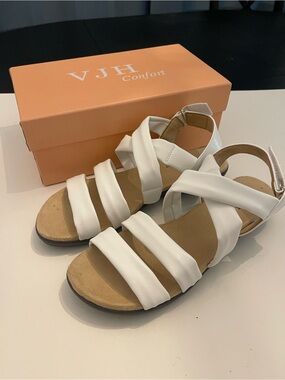 VJH Confort White Padded Strappy Women's Sandals